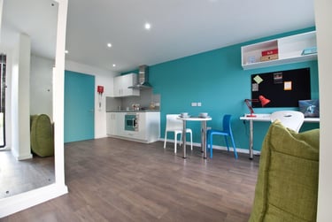 1 bed studio, Montgomery Street, Abbeyhill, Edinburgh, EH75BH - Image 3